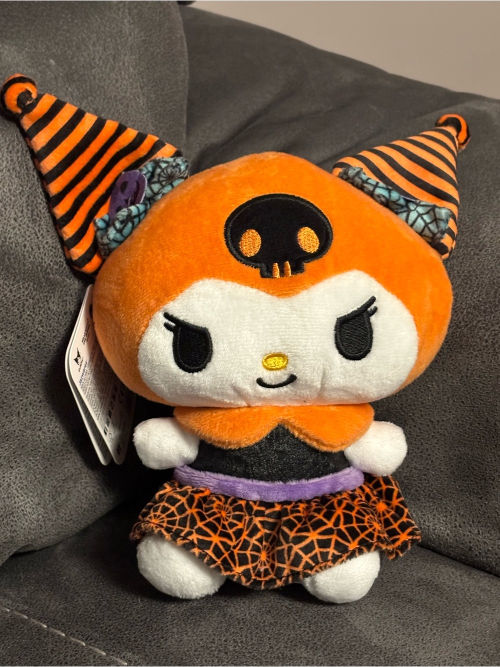 🎃 Kuromi Halloween Orange Stuffed Doll - Cute Festive Plush 🎃